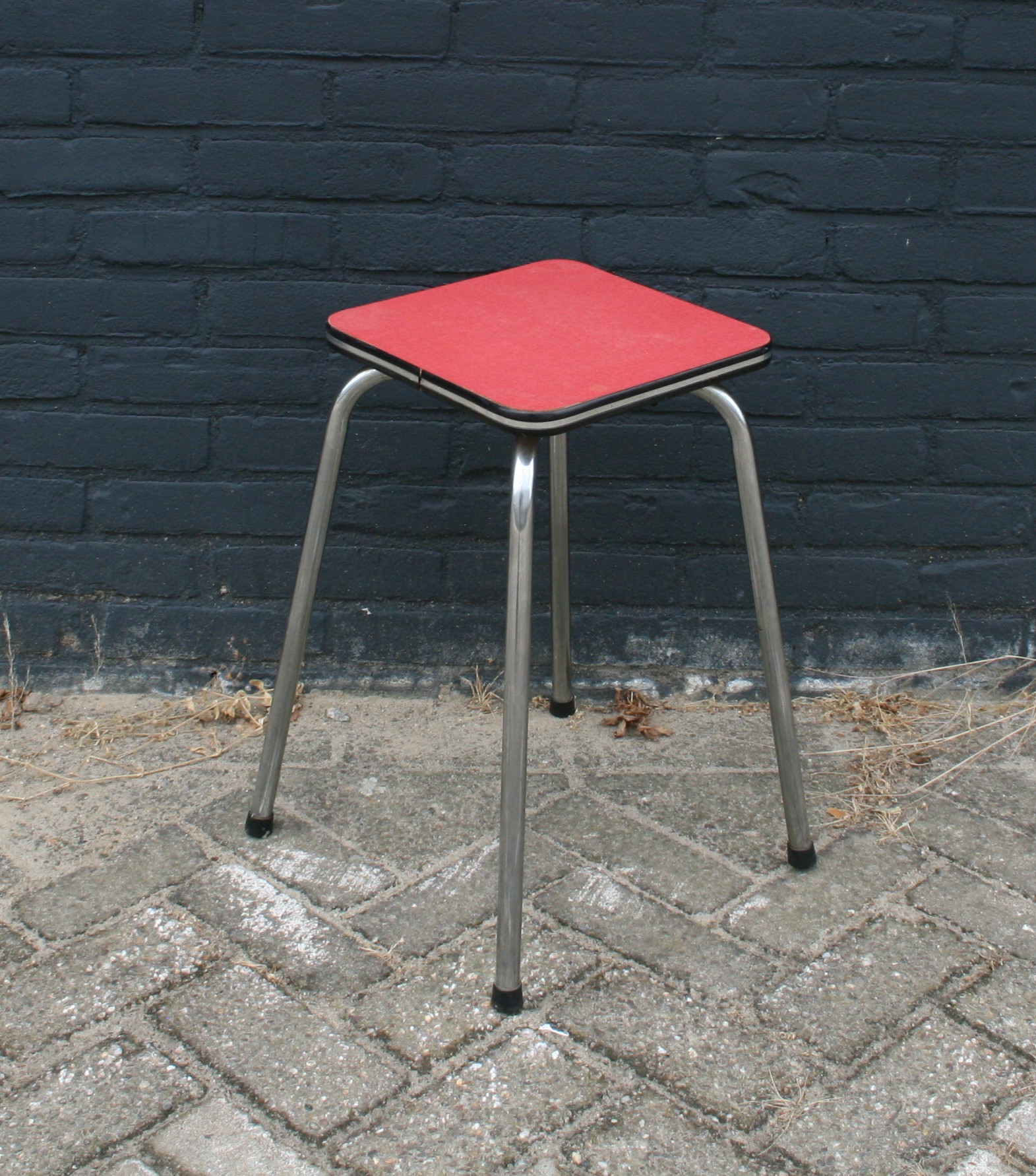 art nr: 160 vintage rood krukje