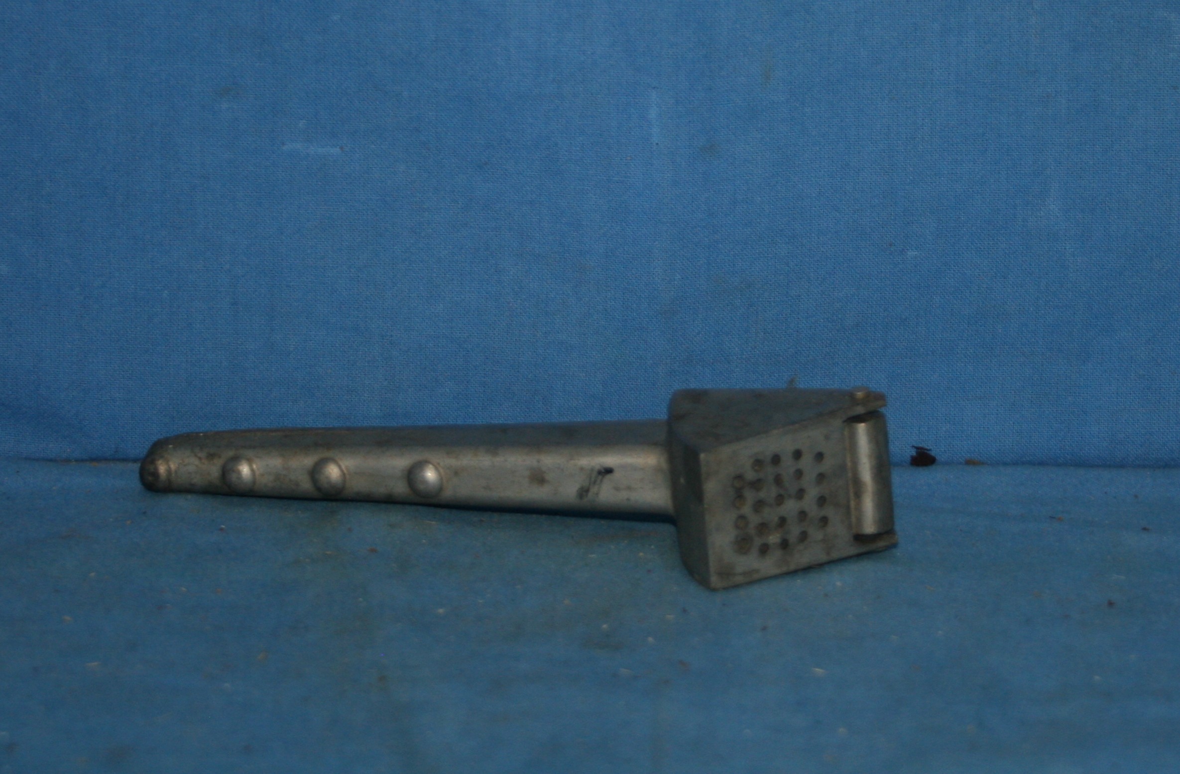 art nr: 1073 vintage knoflook handpers