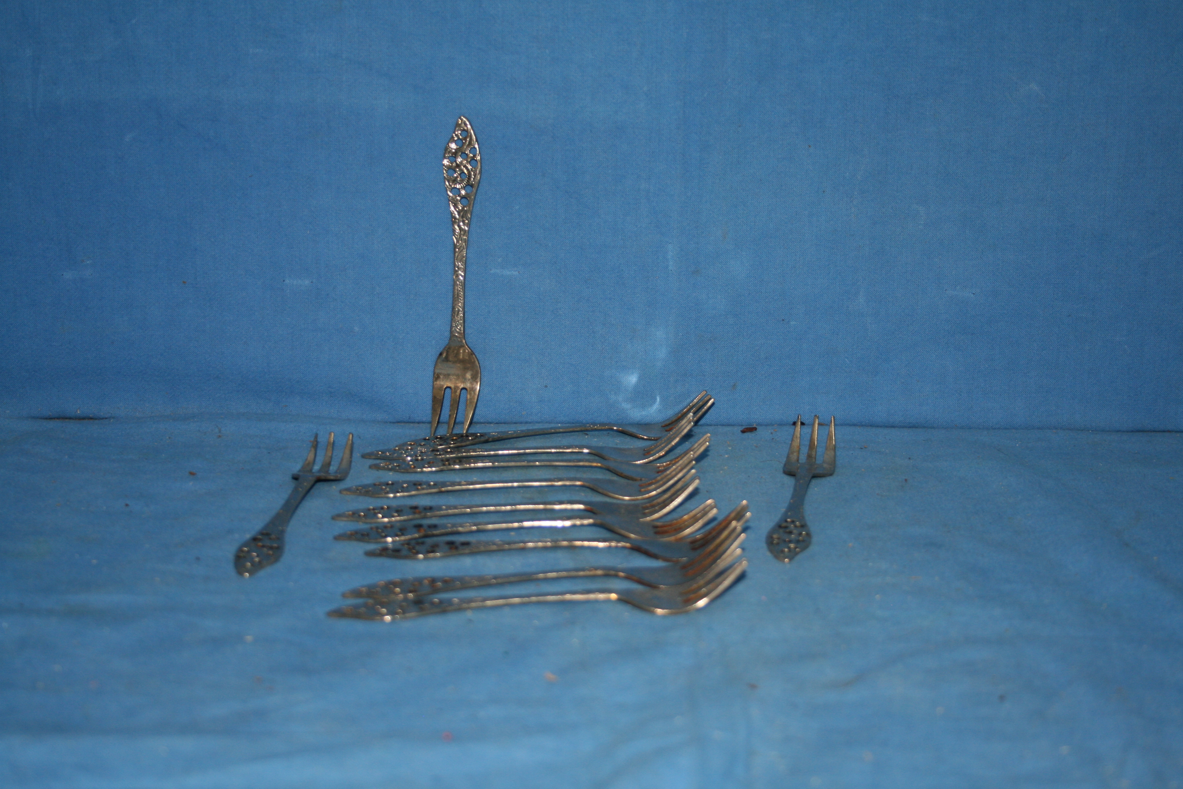 art nr: 1117 vintage set van 12 zilveren cocktail vorkjes
