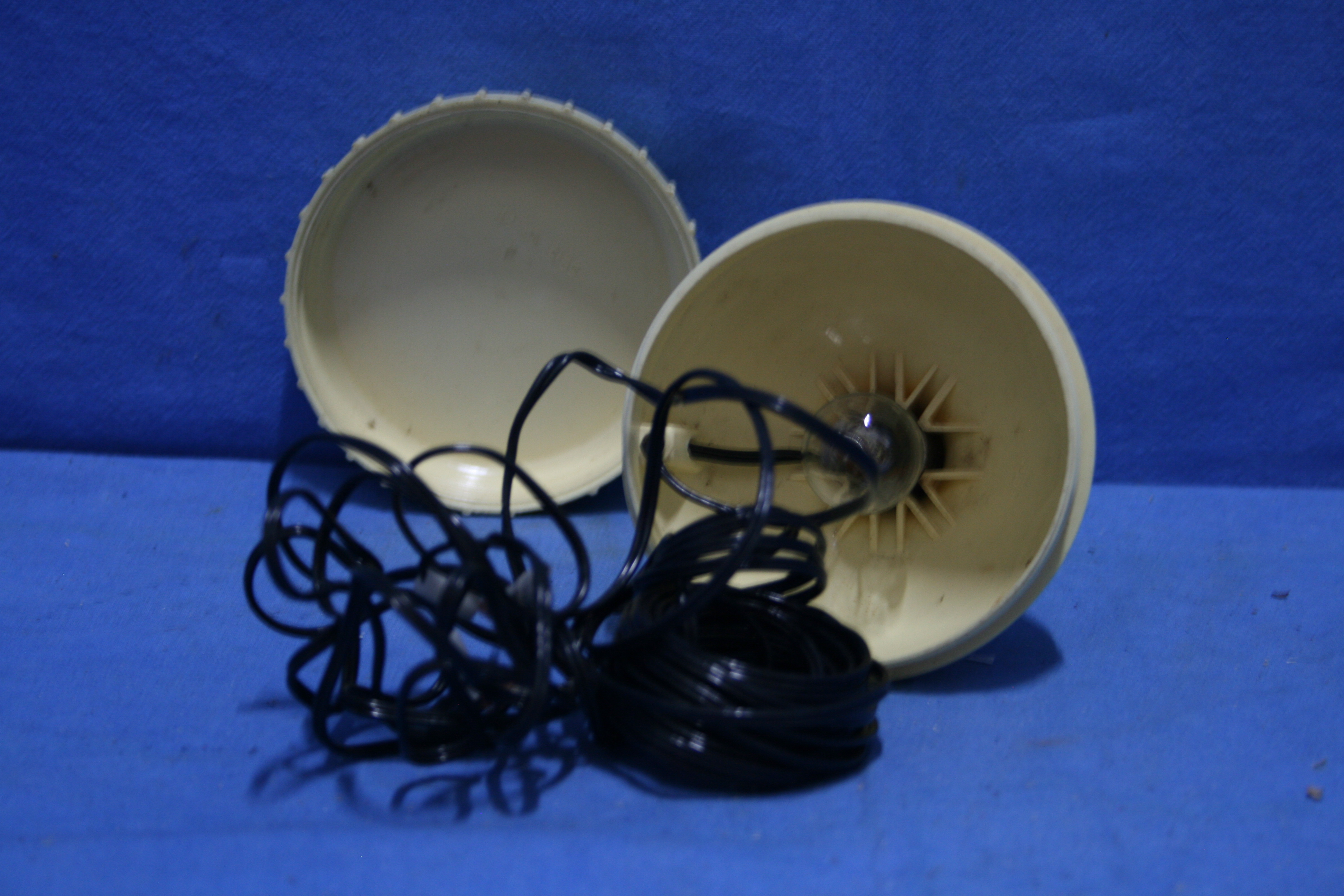 art nr: 1168 vintage kunststof zaklamp op 12 volt van het merk Ocbap