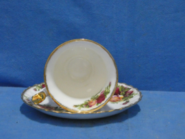 art nr: 1324 vintage porseleinen kop en schotel van Royal Albert