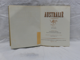 art nr: 953 vintage boek over Australië met gespaarde inplakfoto's