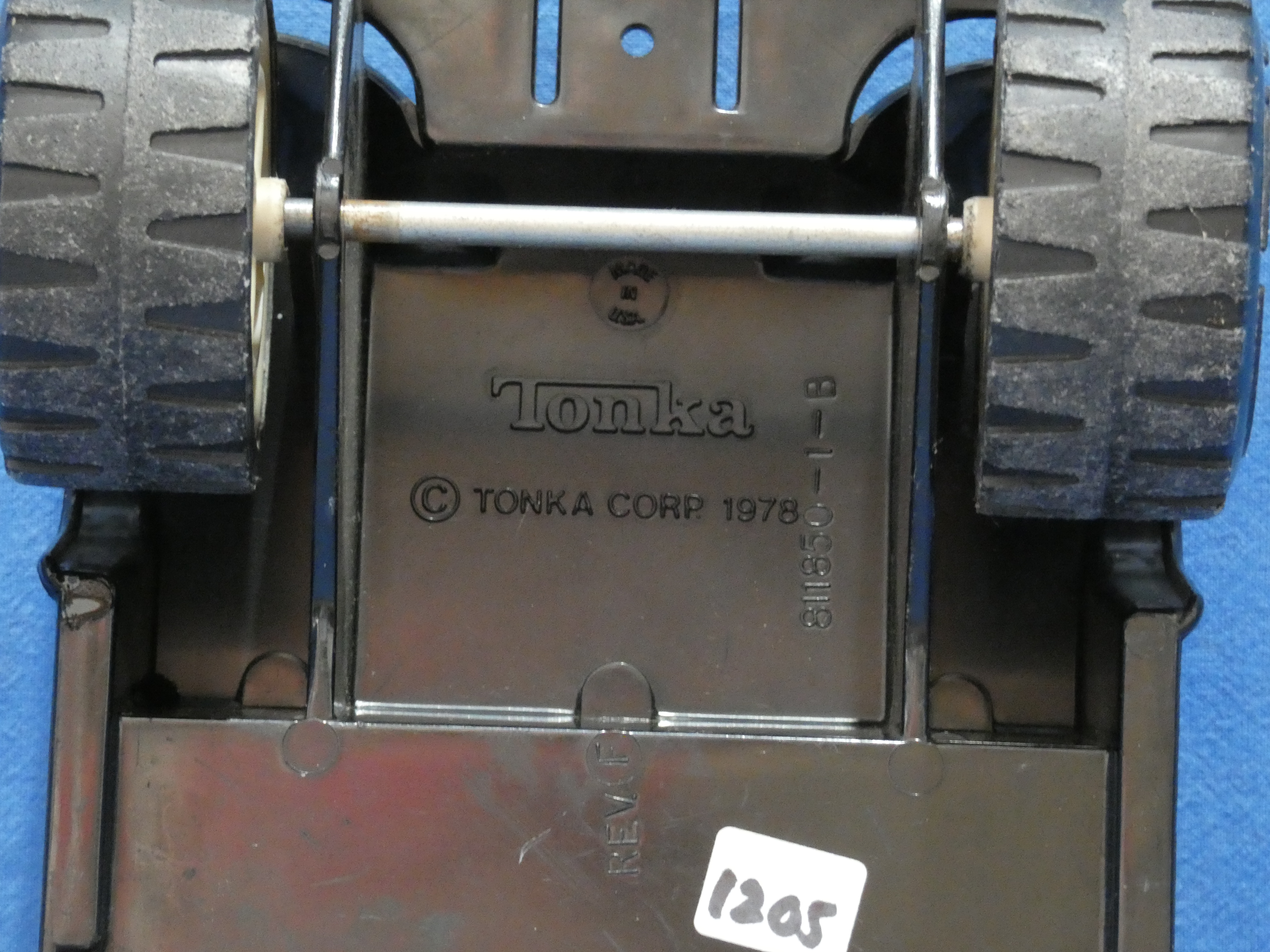 art nr: 1205 vintage Tonka Jeep