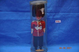art nr: 214 vintage Engels bewakers popje