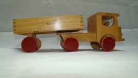 art nr: 421 vintage Vrachtwagen van hout