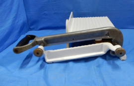 art nr: 516 vintage vleeswaren snijmachine