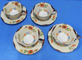 art nr: 571 vintage Oxford set 4 kop en schotels