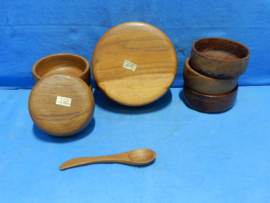 art nr: 758 vintage houten noten stapelbakjes set
