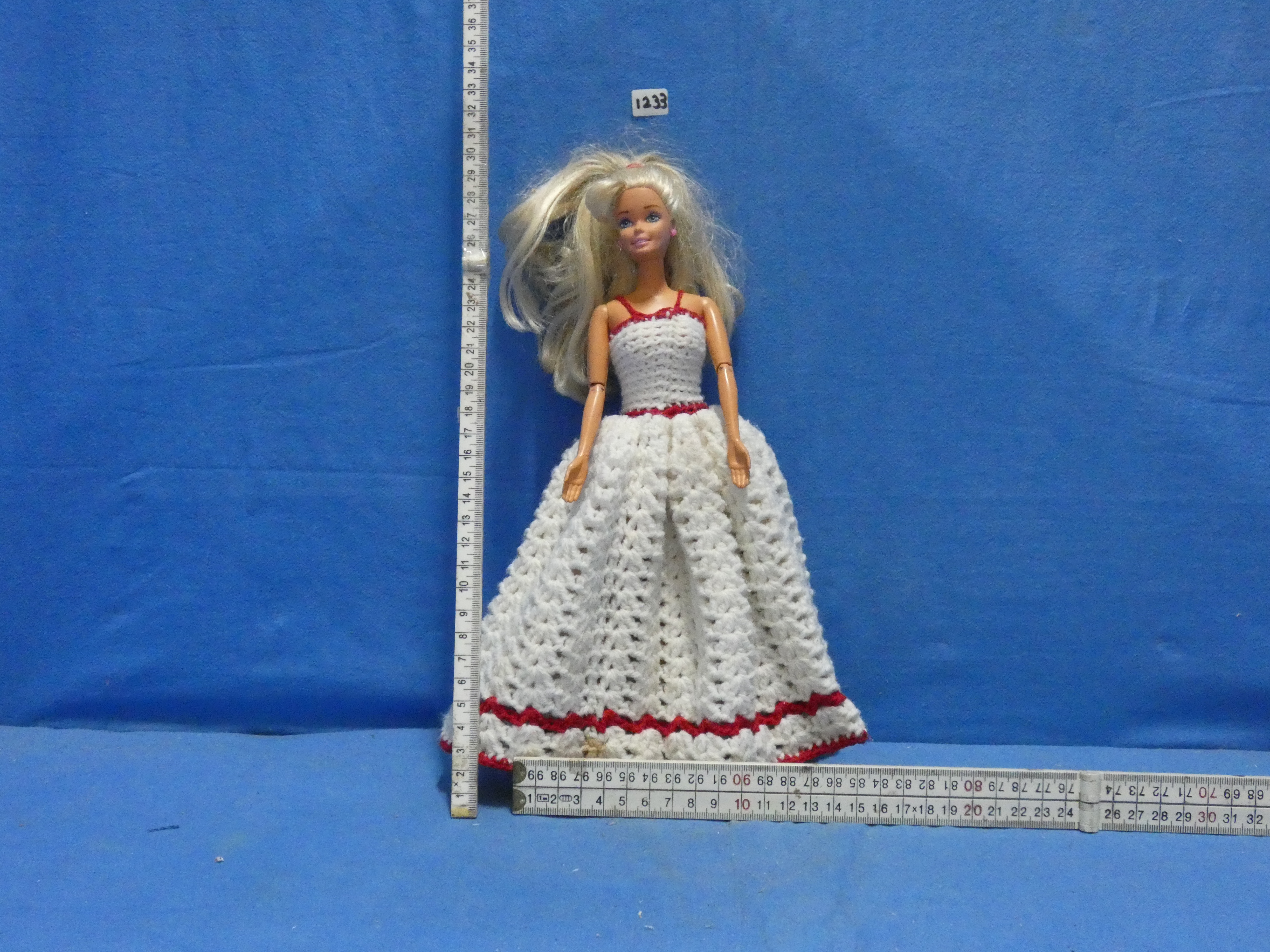 art nr: 1233 vintage Barby Pop in een vintage gehaakte jurk