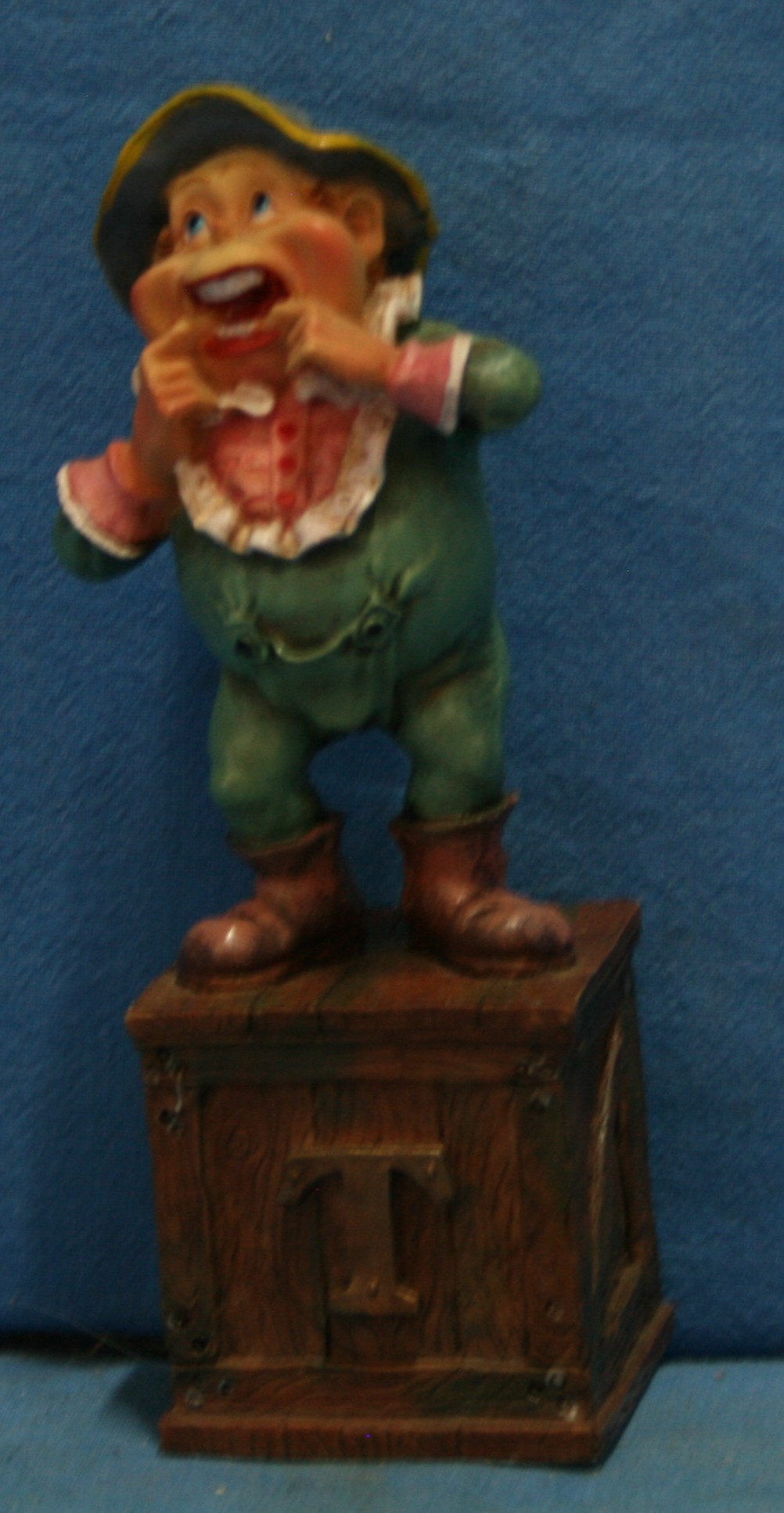 art nr: 1148 vintage Efteling Laaf met letter T