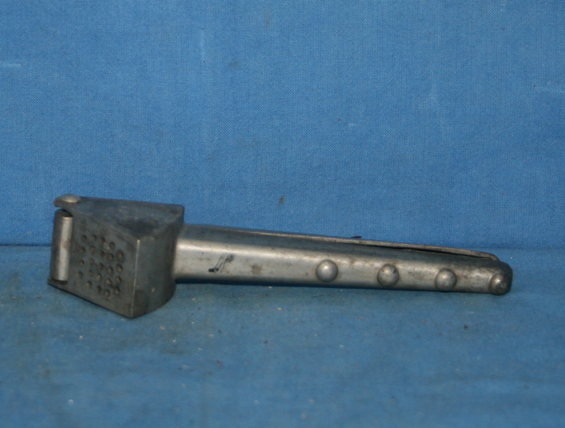art nr: 1073 vintage knoflook handpers