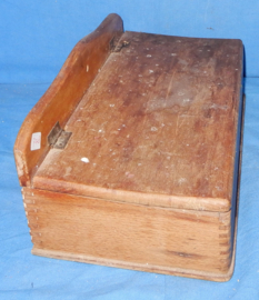 art nr: 778 vintage houten poetsdoos met klep