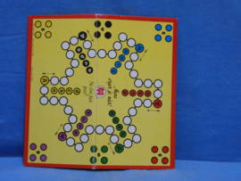 art nr: 1312 vintage mens erger je niet spel