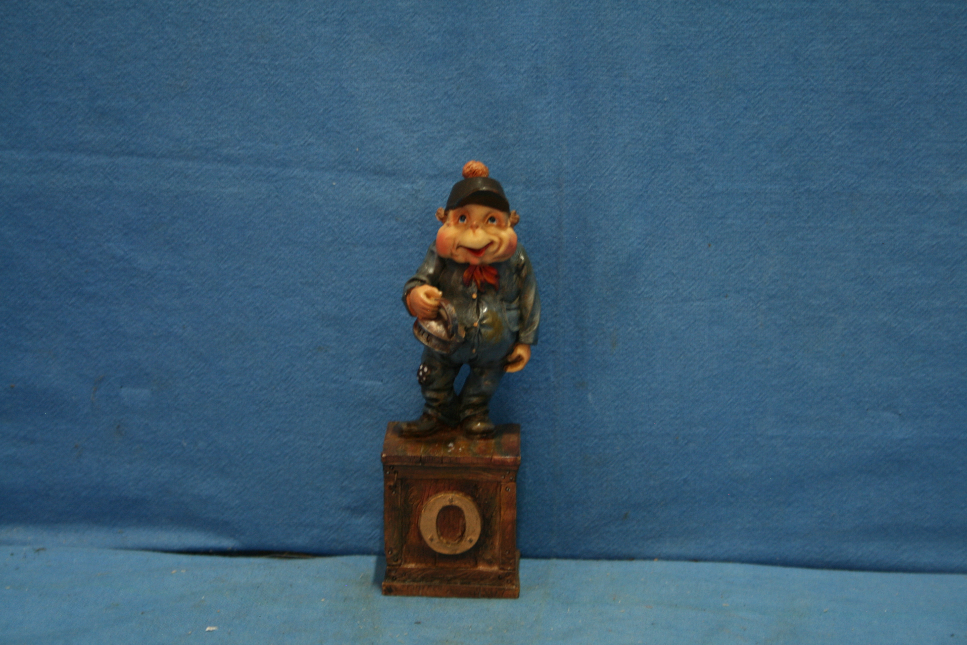 art nr: 1147 vintage Efteling Laaf met letter O