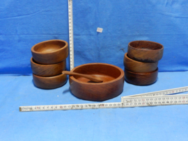 art nr: 758 vintage houten noten stapelbakjes set