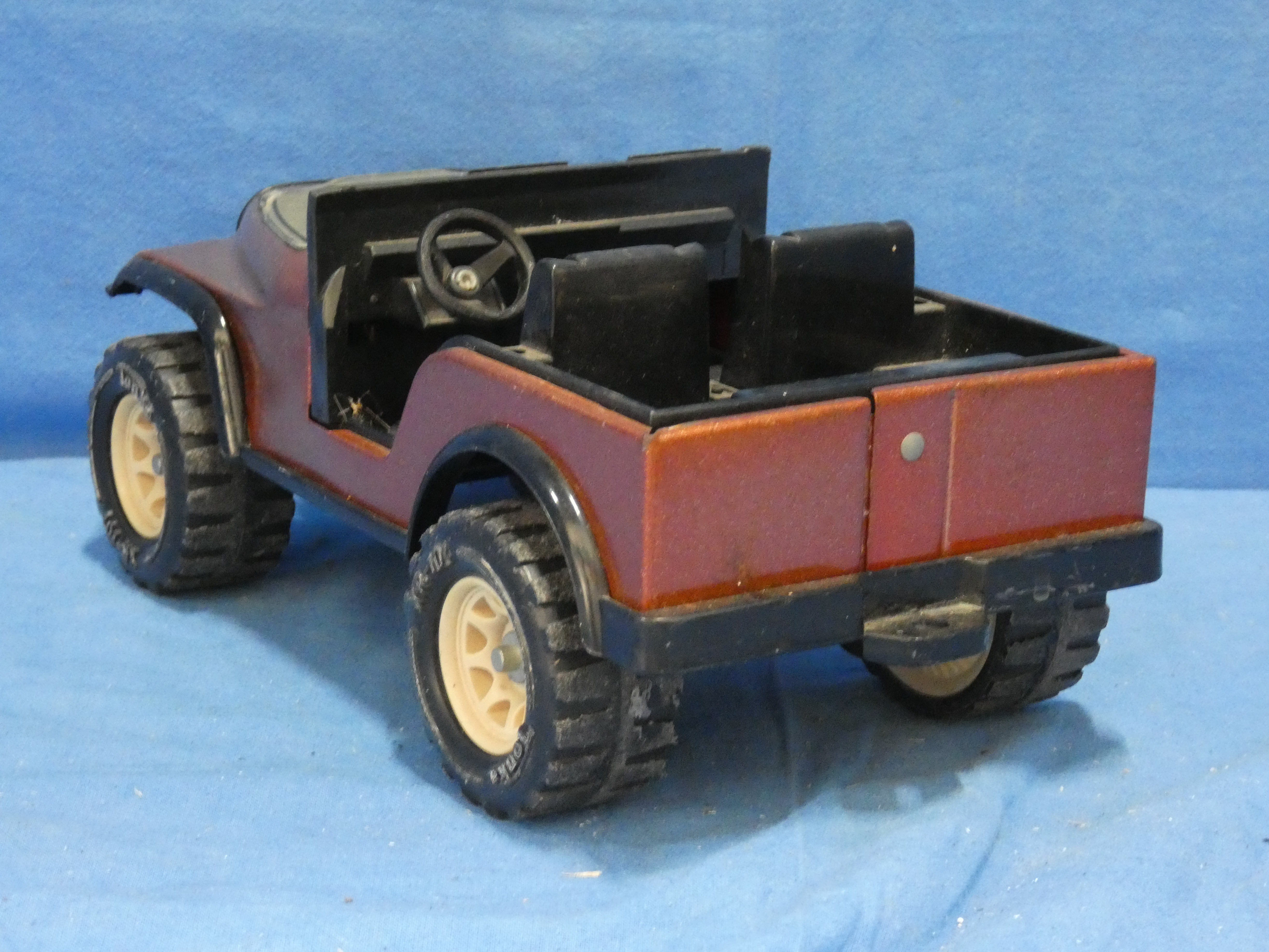 art nr: 1205 vintage Tonka Jeep