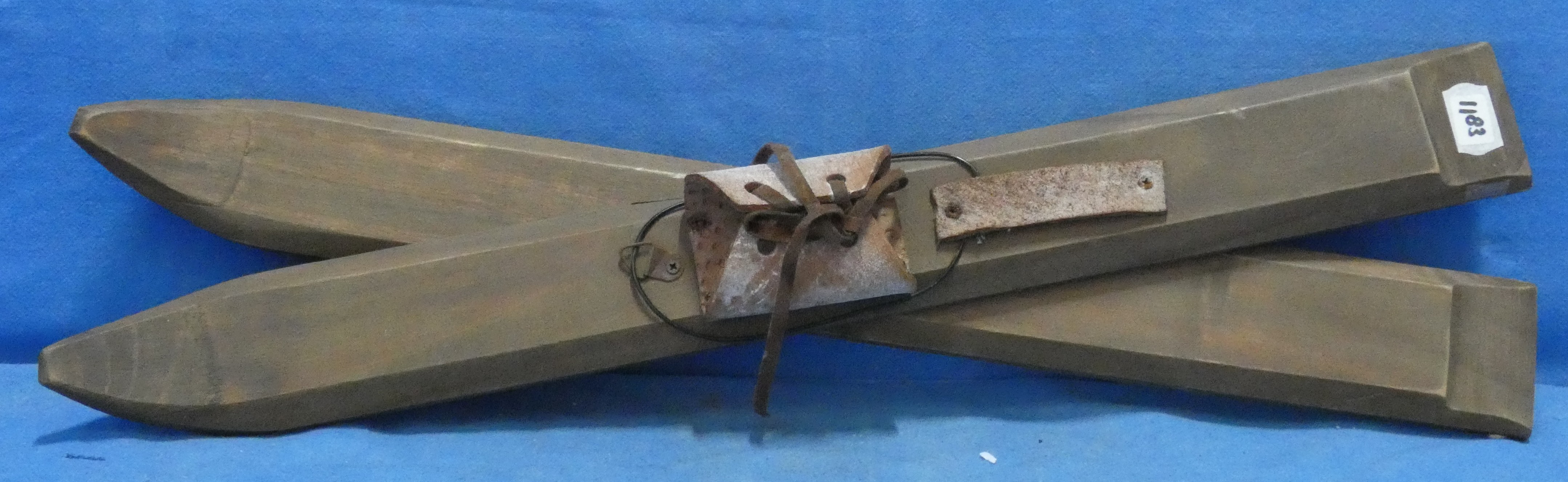 art nr: 1183 vintage setje decoratieve ski's