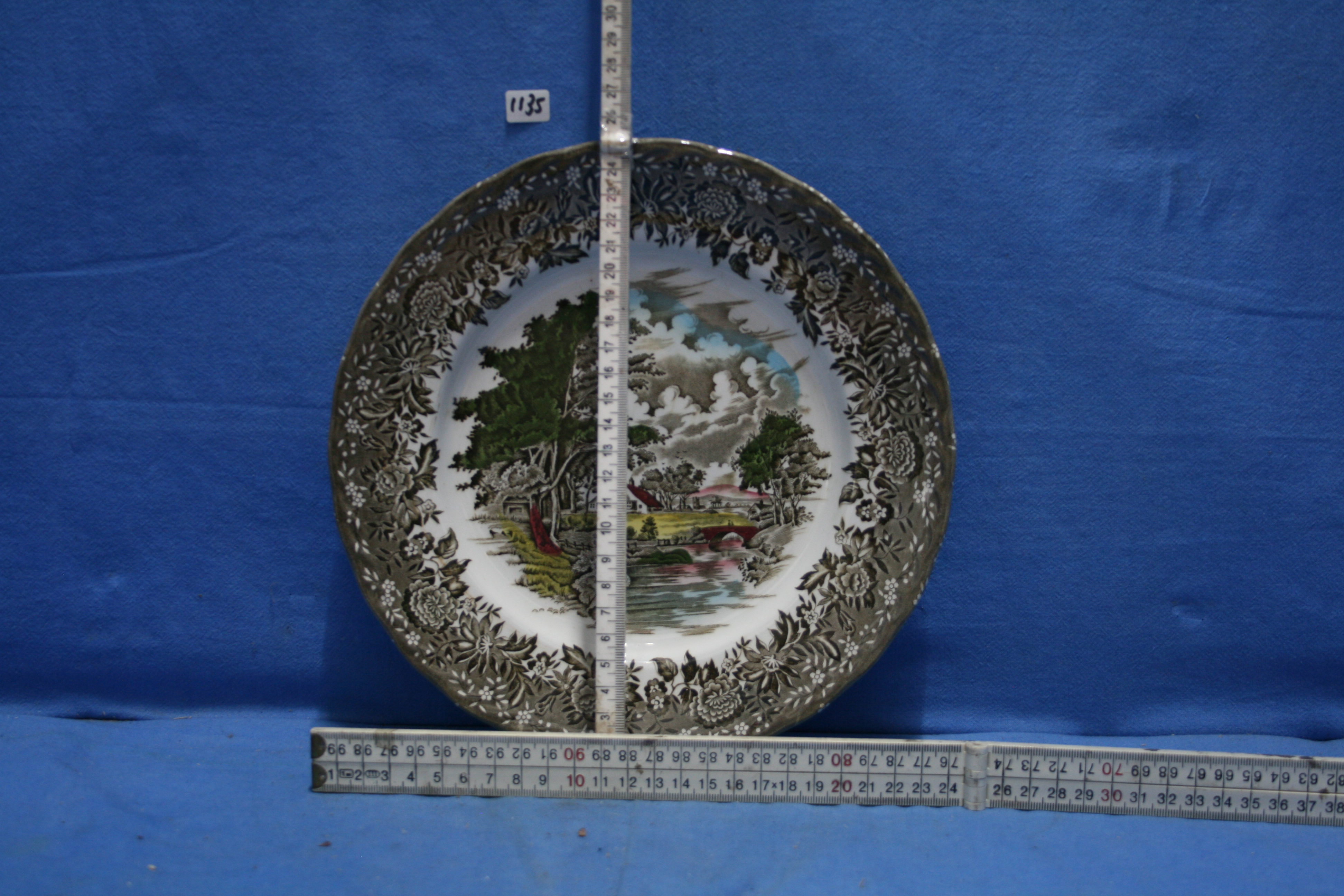 art nr: 1135 vintage Engelse Schotel uit Staffordshire