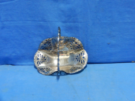 art nr: 812 vintage verzilverde bonbon mandje