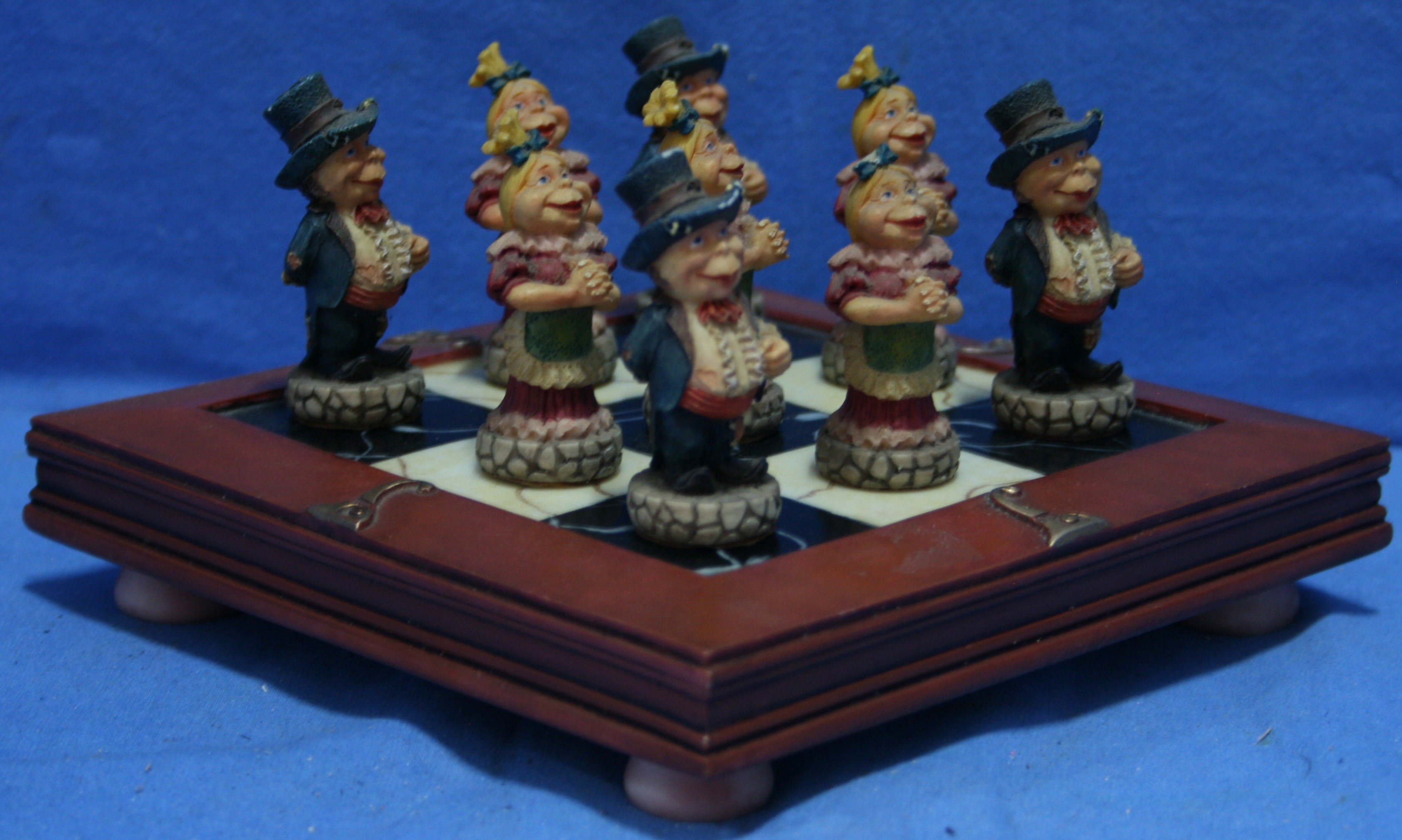 art nr: 1151 vintage Lavenspel op plateau