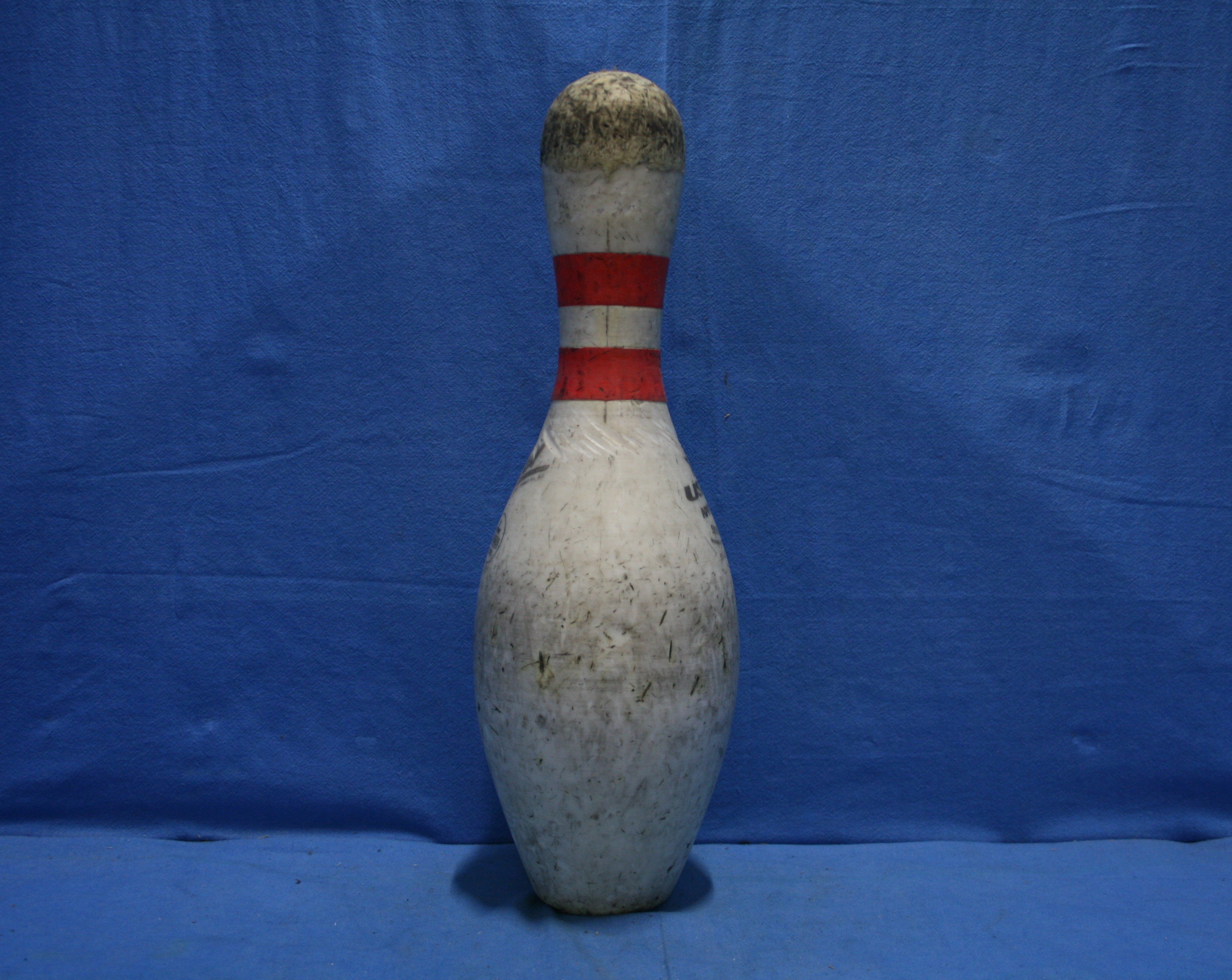 art nr: 1128 vintage bowling kegel van het merk Twister