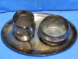art nr: 419 vintage zilver suiker en melk set op een dienblad