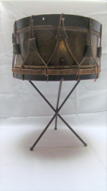 art nr: 385 antiek muziekinstrument trommel