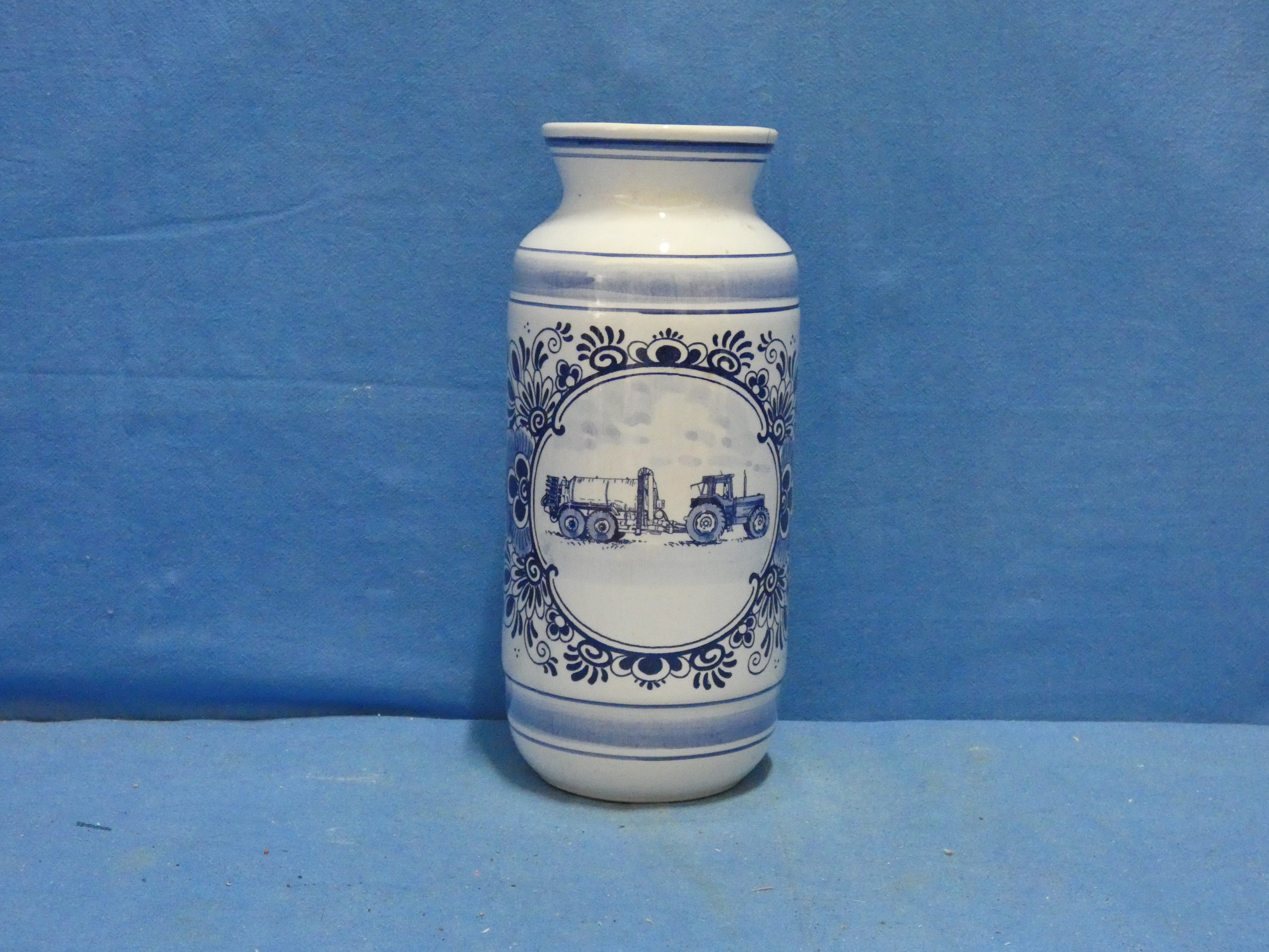 art nr: 1267 vintage Delft Blauwe hand beschilderde vaas