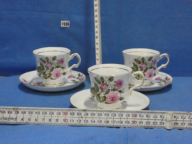 art nr: 1336 vintage kop en schotels van Balmoral Castle