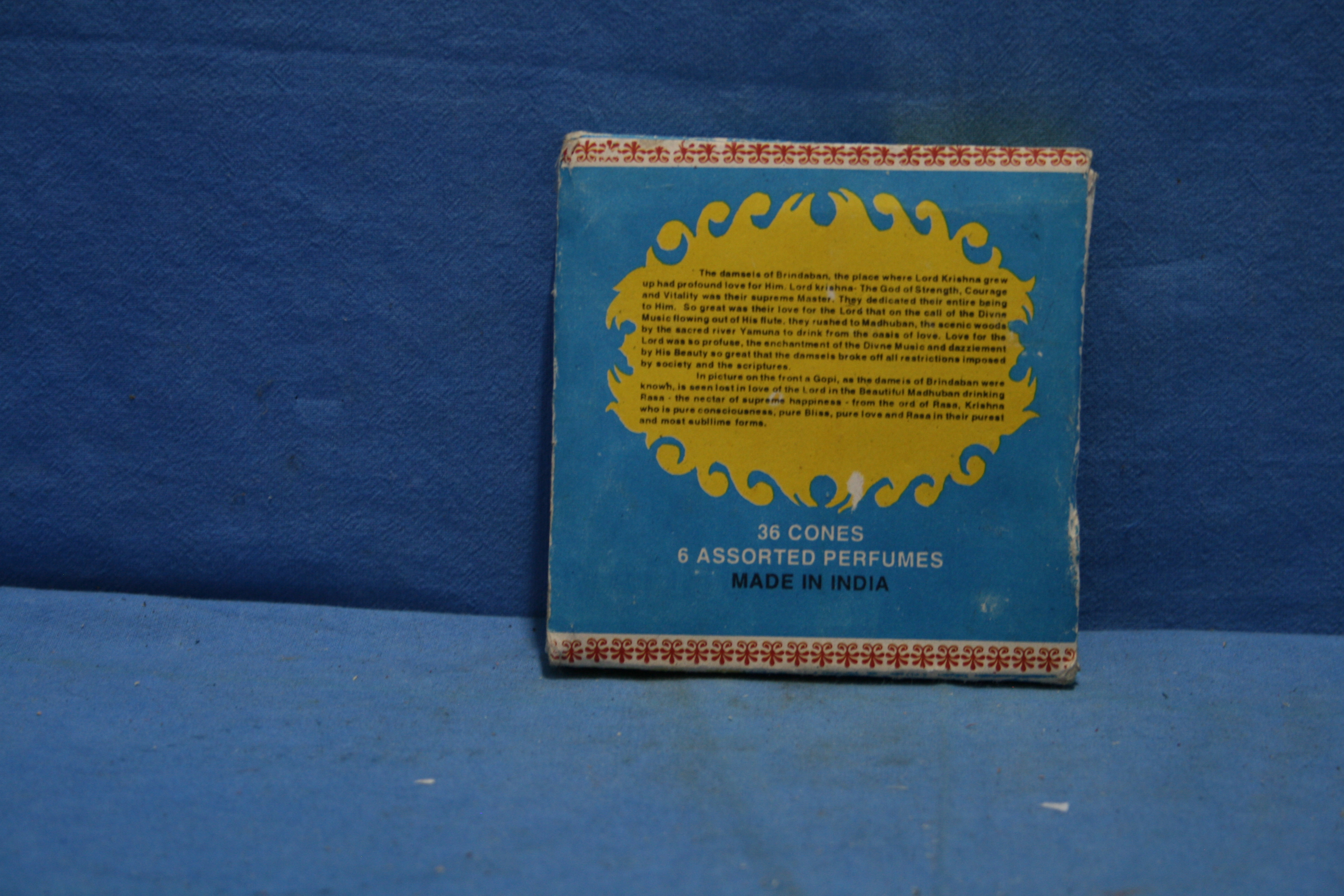 art nr: 1170 vintage 2 doosjes gevuld met wierrook tabletten