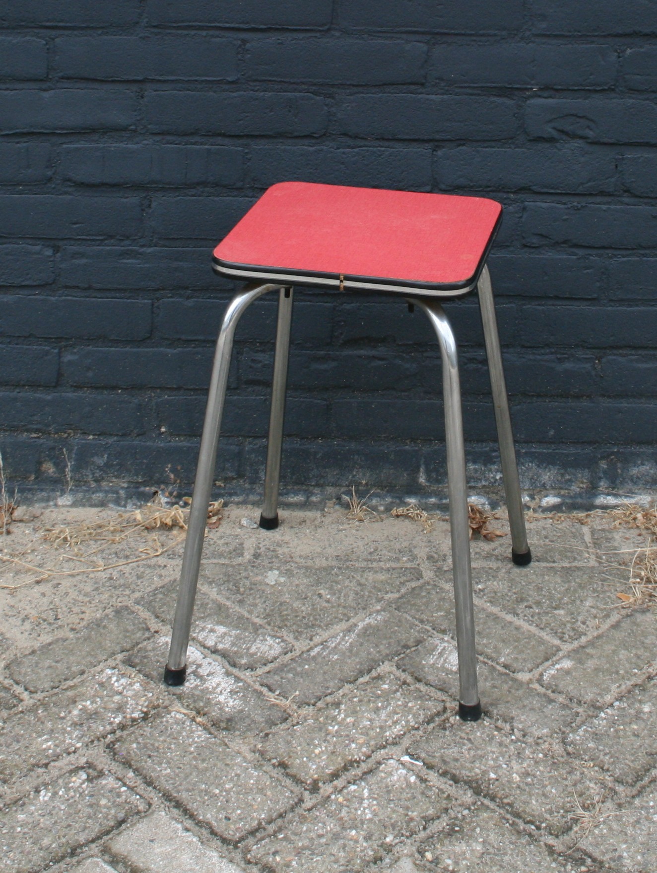 art nr: 160 vintage rood krukje