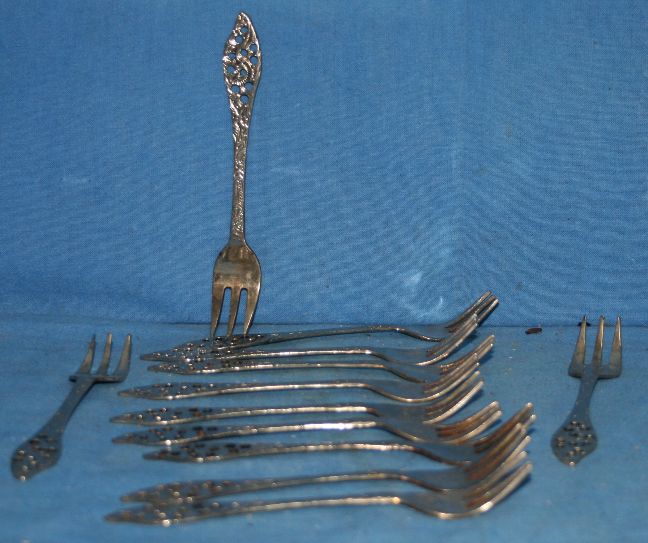 art nr: 1117 vintage set van 12 zilveren cocktail vorkjes