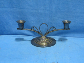 art nr: 1487 antieke verzilverde kaarsen kandelaar