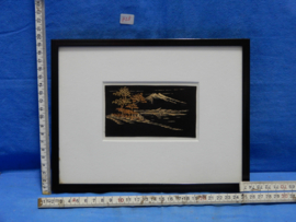 art nr: 728 vintage Japanse schilderijtje met papier snijwerk