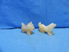 art nr: 819 vintage marmeren hondjes beeldjes