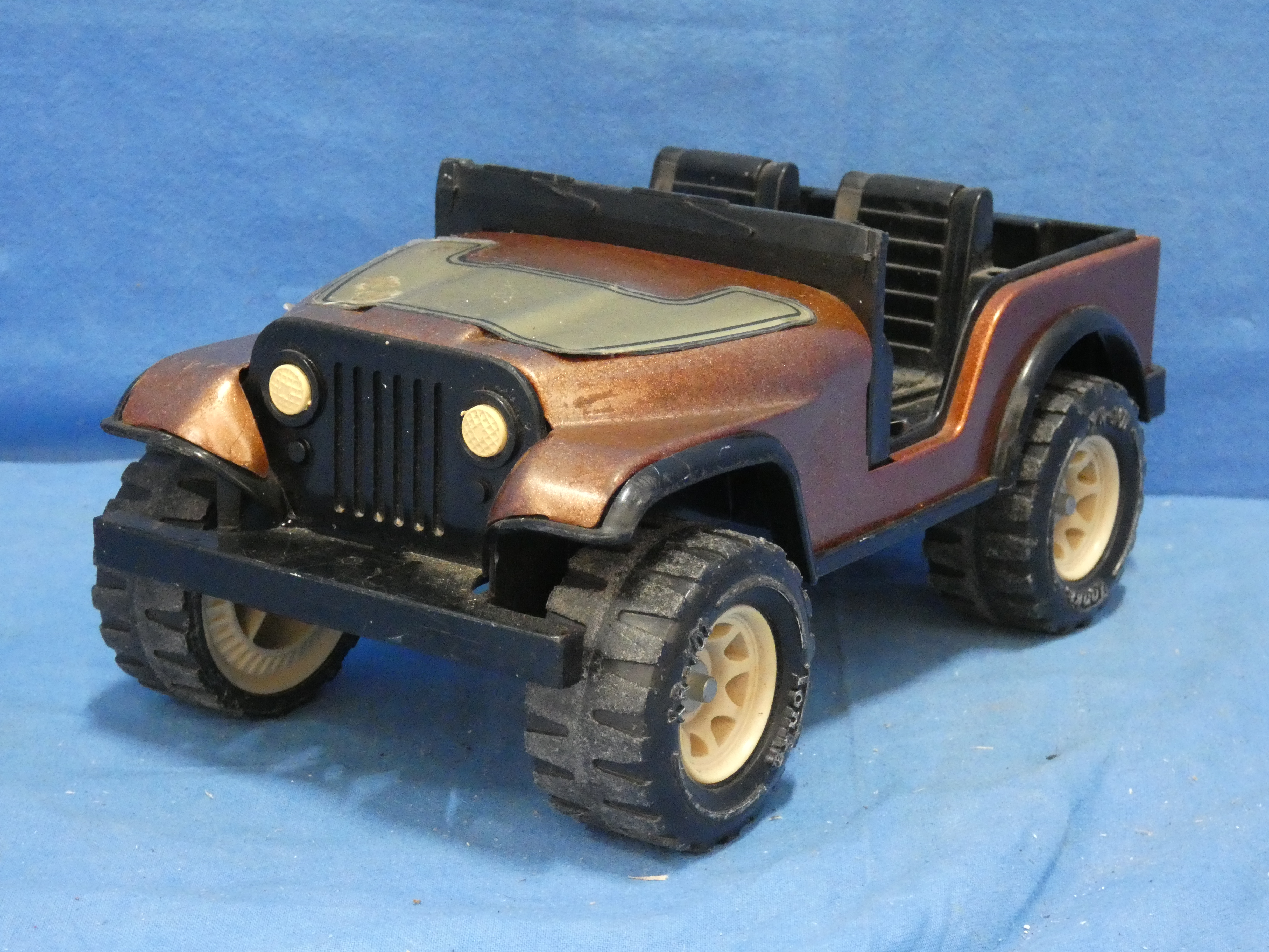 art nr: 1205 vintage Tonka Jeep