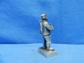 art nr: 841 vintage tinnen beeldje van de maker: de Waert