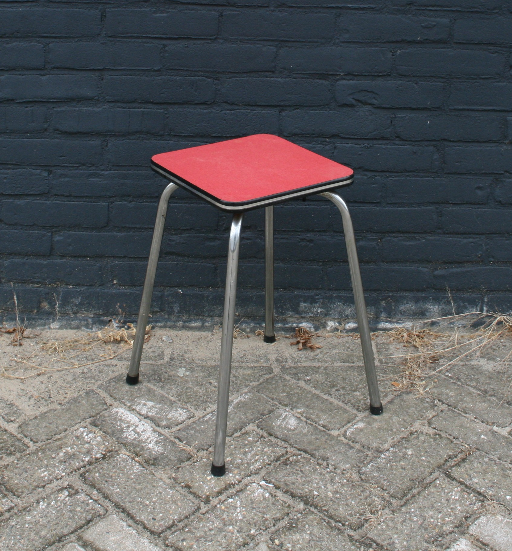 art nr: 160 vintage rood krukje