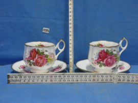 art nr: 1332 vintage 2 porseleinen kop en schotels van Queen 's