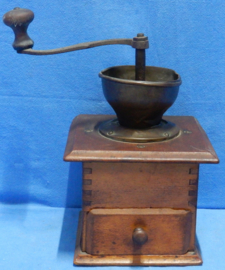 art nr: 1087 vintage houten koffiemolen
