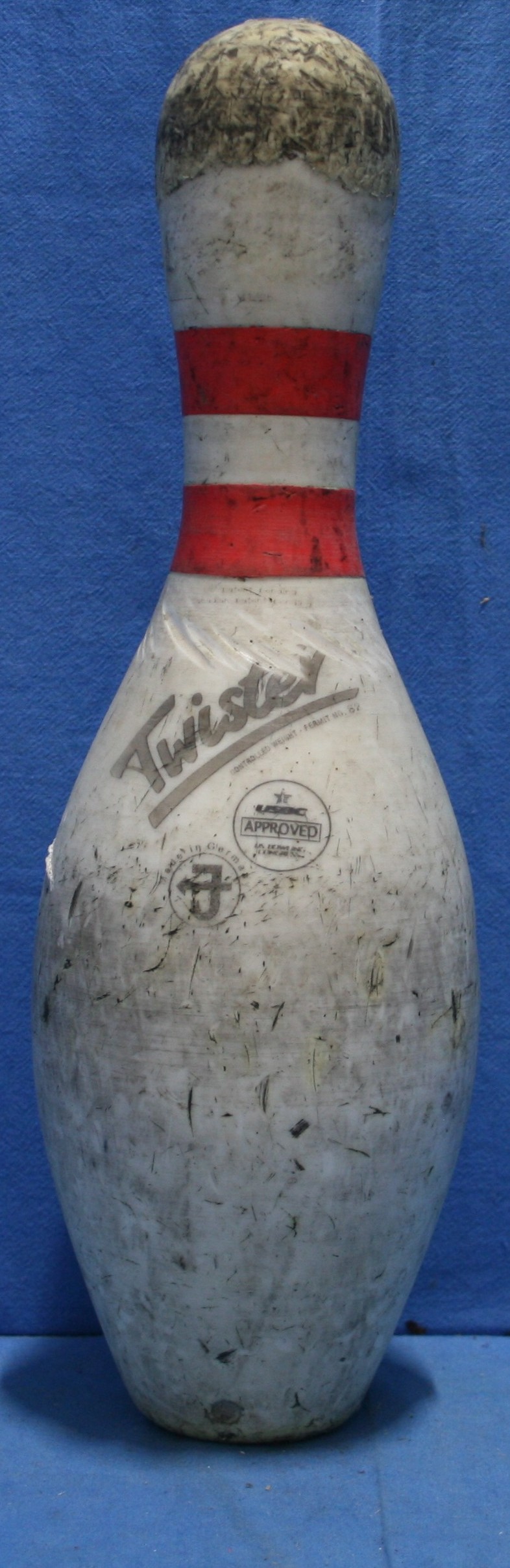 art nr: 1128 vintage bowling kegel van het merk Twister