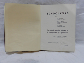 art nr: 951 vintage schoolatlas uit de jaren 60 voor kinderen