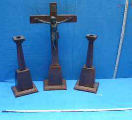 art nr: 347 altaar crucifix met kaarsenstandaard