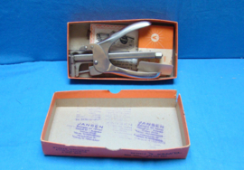 art nr: 348 vintage (Nietmachine) van clipper stapeling pier
