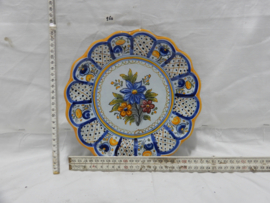 art nr: 960 antiek bord van Talabricentst Talaveka