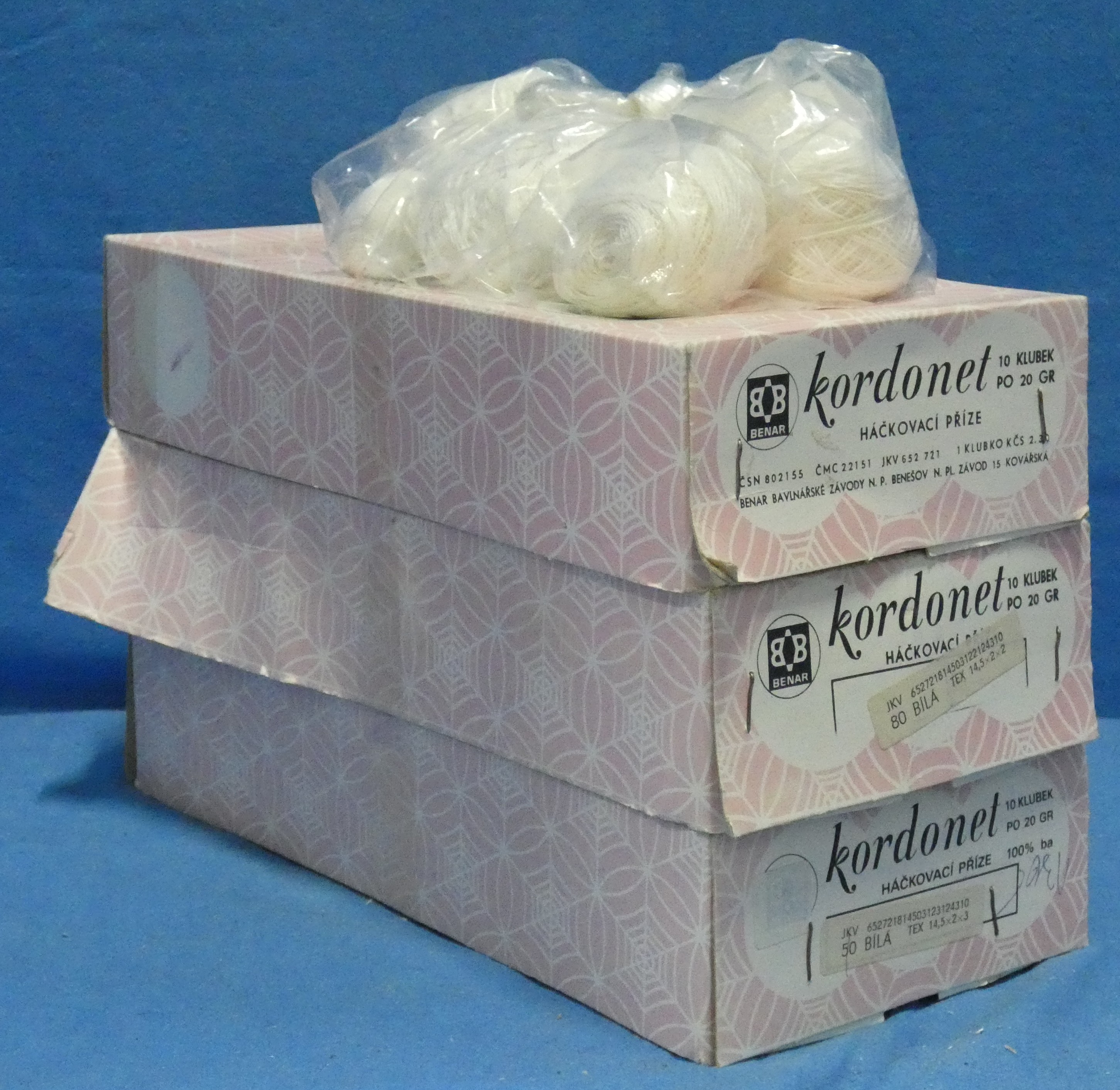 art nr: 1250 vintage dozen kantklos garen