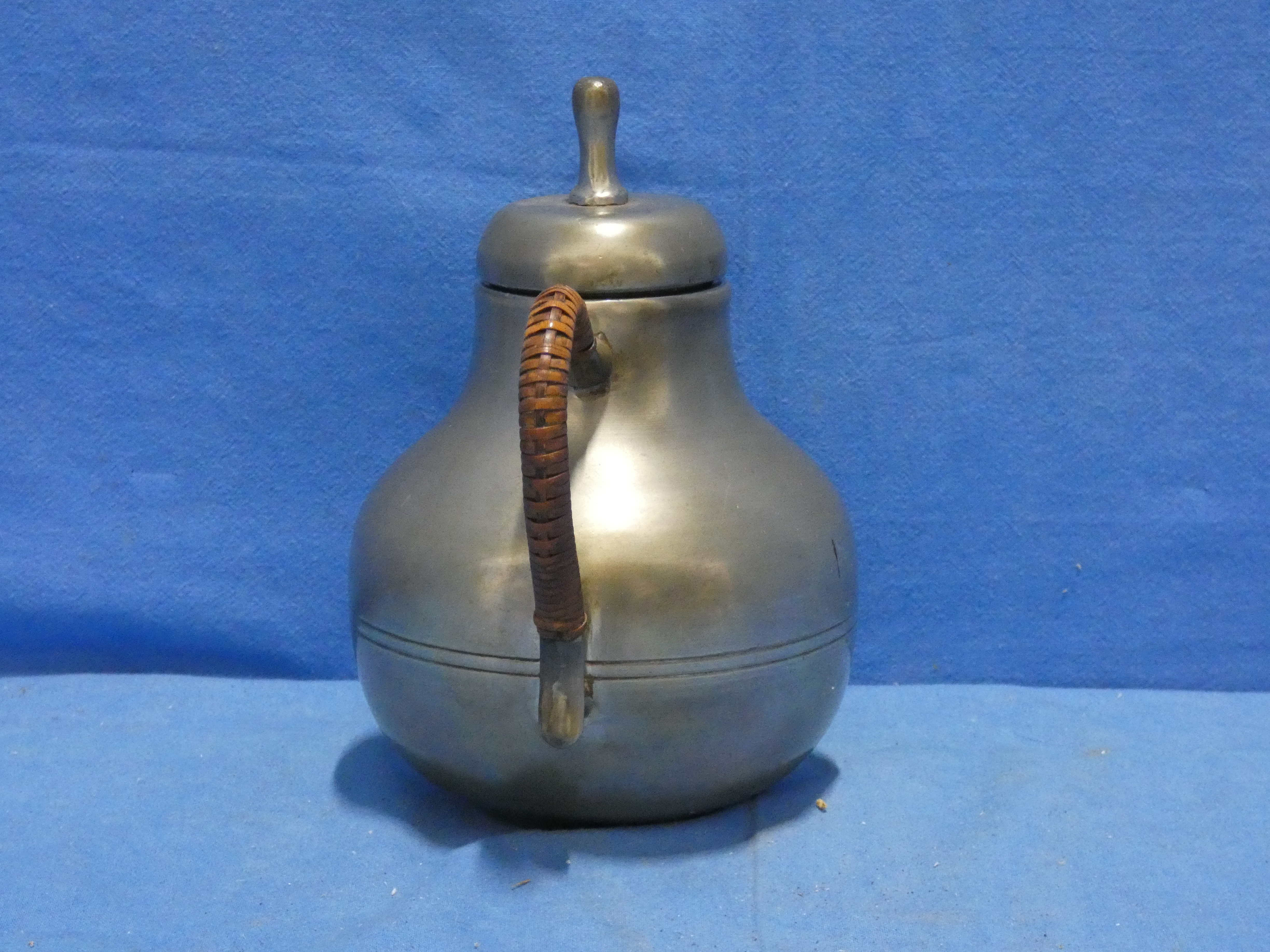 art nr: 1245 vintage tinnen theepot van L. van Erp uit Amsterdam