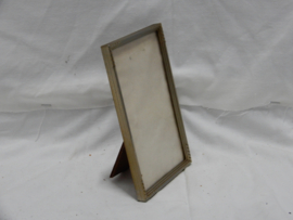 art nr: 962 antieke zilveren fotolijst met bol glas