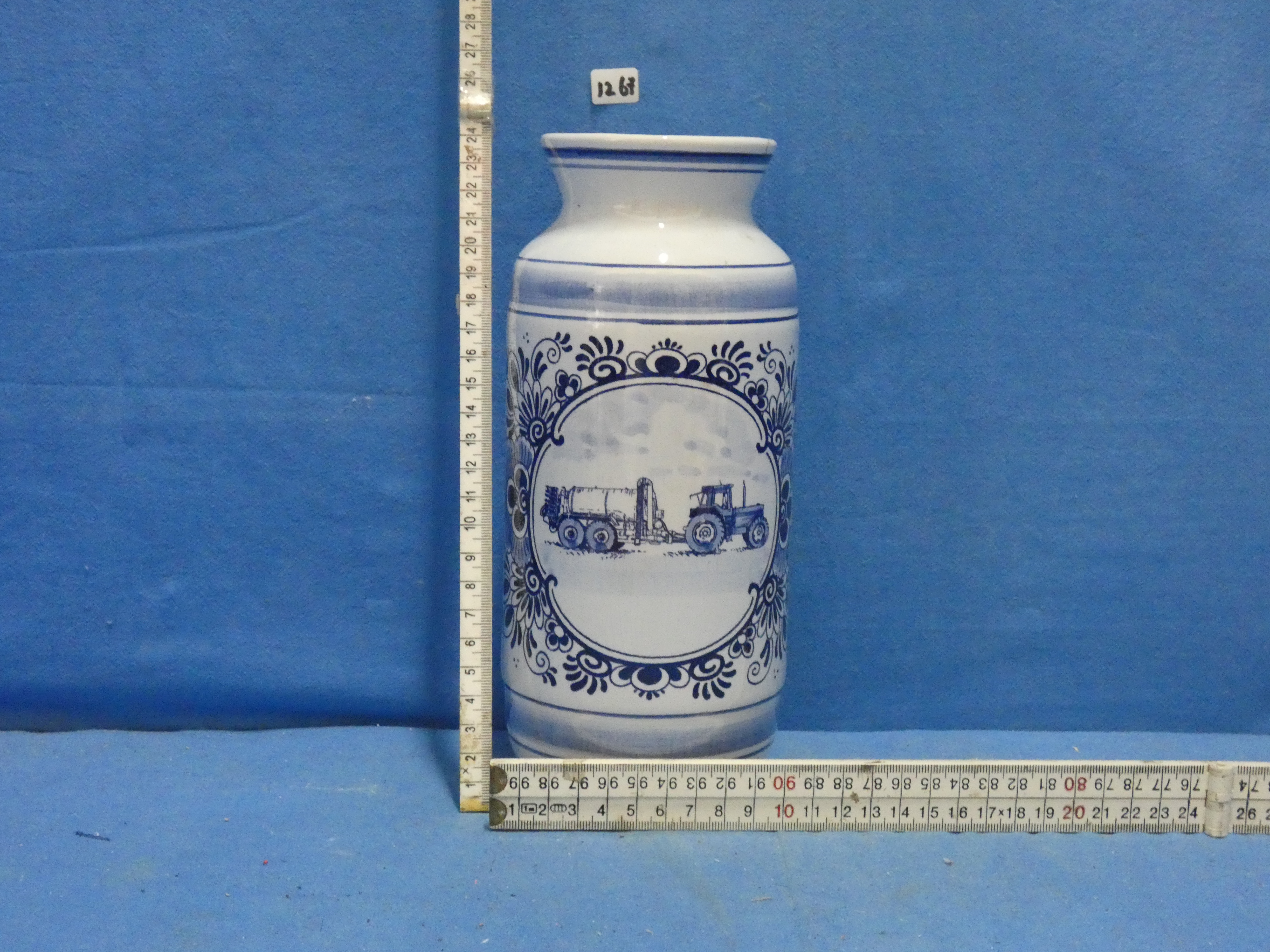 art nr: 1267 vintage Delft Blauwe hand beschilderde vaas