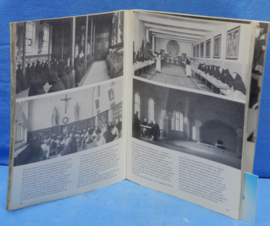 art nr: 554 vintage boek de kerk gaat uit